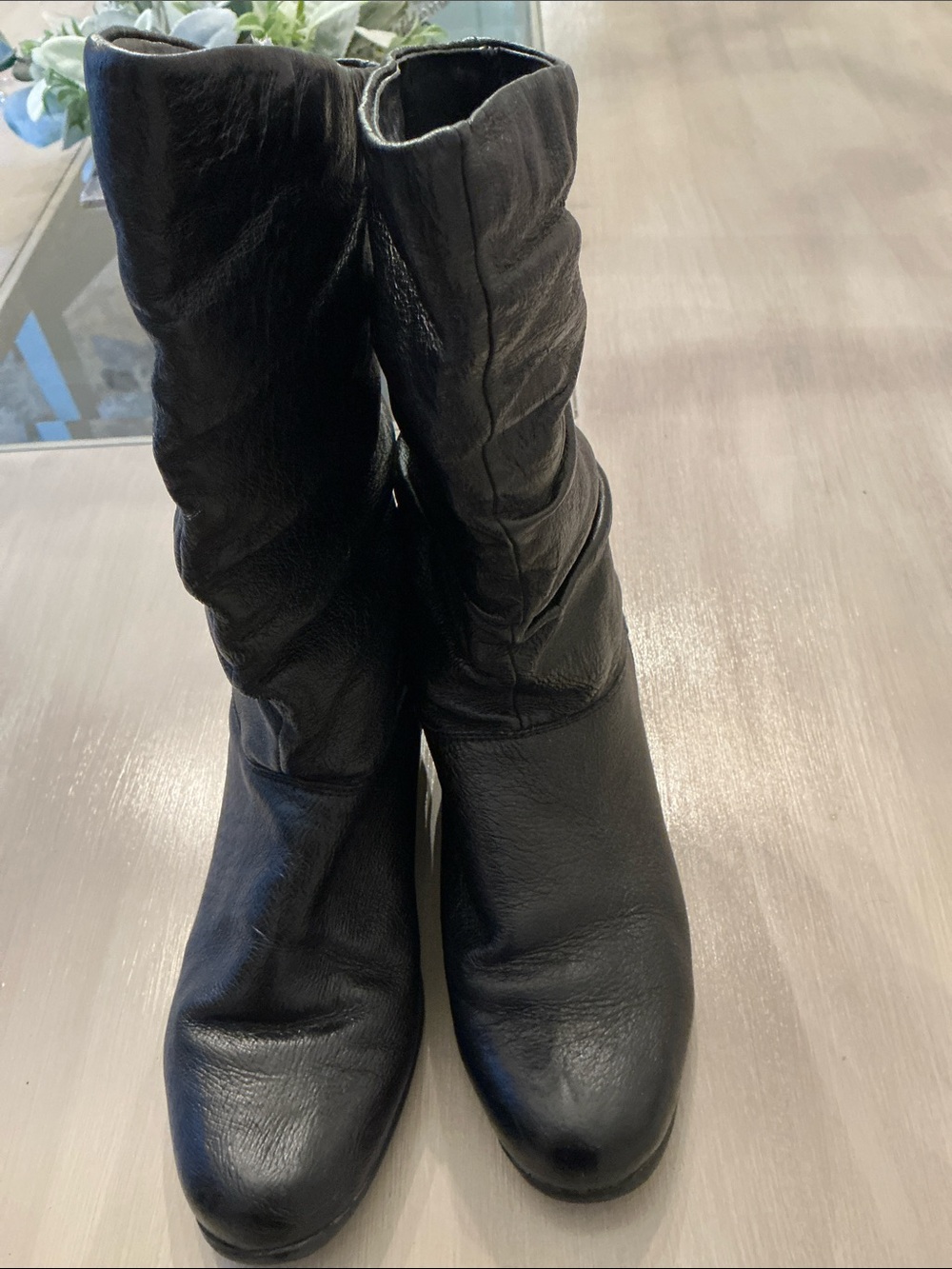 Slouch Leather Mid-Calf Heeled Boots - Black - Picture 2 of 3
